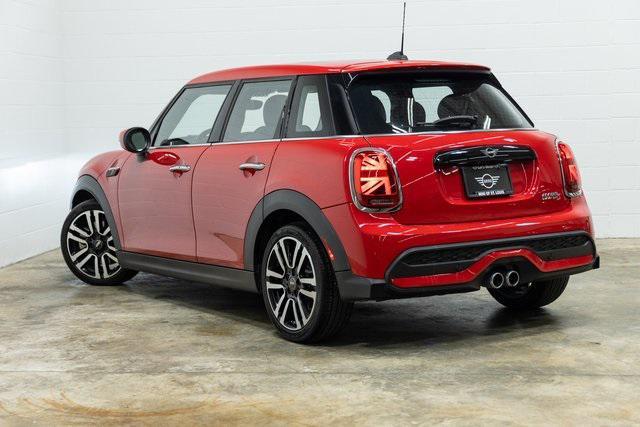 used 2022 MINI Hardtop car, priced at $25,000