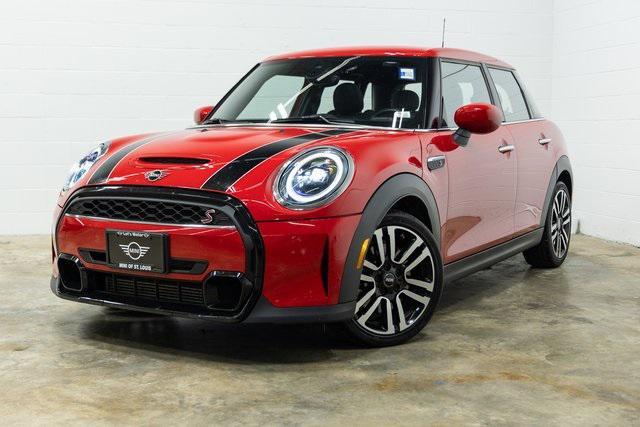 used 2022 MINI Hardtop car, priced at $25,000