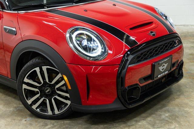 used 2022 MINI Hardtop car, priced at $25,000