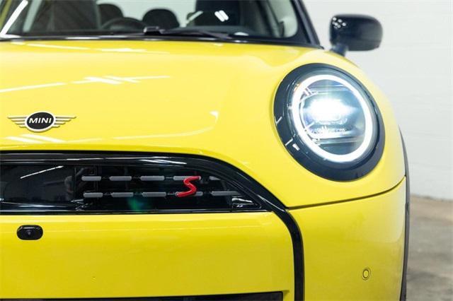 new 2025 MINI Hardtop car, priced at $38,965