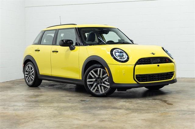 new 2025 MINI Hardtop car, priced at $38,965
