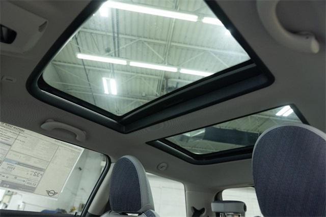 used 2025 MINI Hardtop car, priced at $29,670