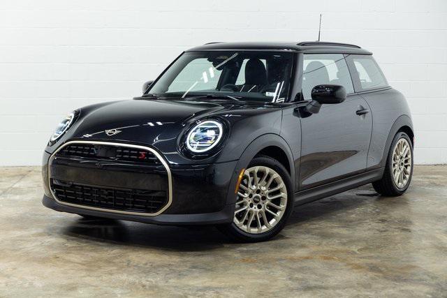used 2025 MINI Hardtop car, priced at $35,295