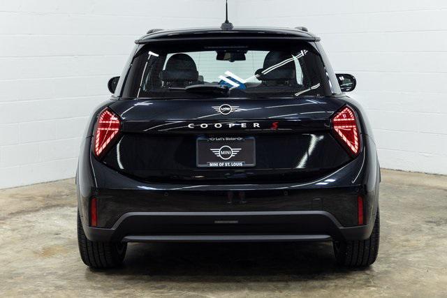 used 2025 MINI Hardtop car, priced at $35,295