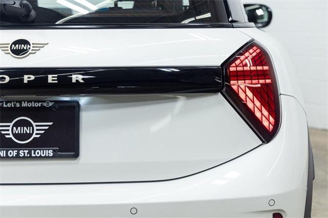 new 2025 MINI Hardtop car, priced at $35,095