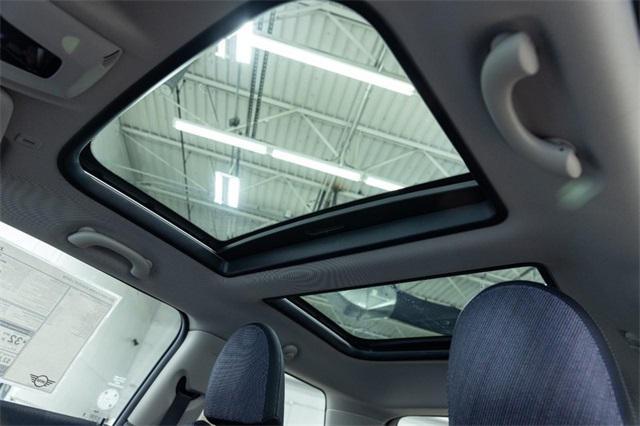new 2025 MINI Hardtop car, priced at $32,325