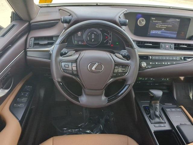 used 2021 Lexus ES 300h car, priced at $36,998