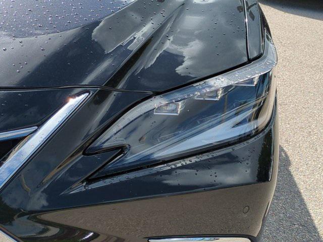 used 2022 Lexus ES 350 car, priced at $39,688