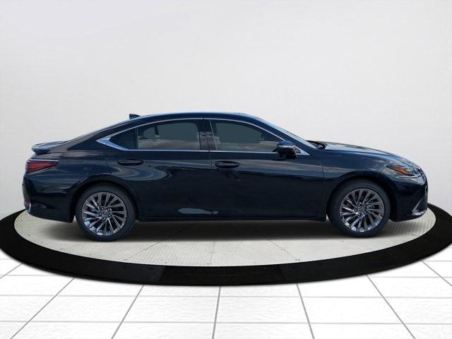 new 2024 Lexus ES 300h car, priced at $56,690