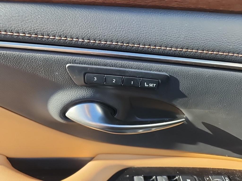 used 2022 Lexus ES 350 car, priced at $33,998