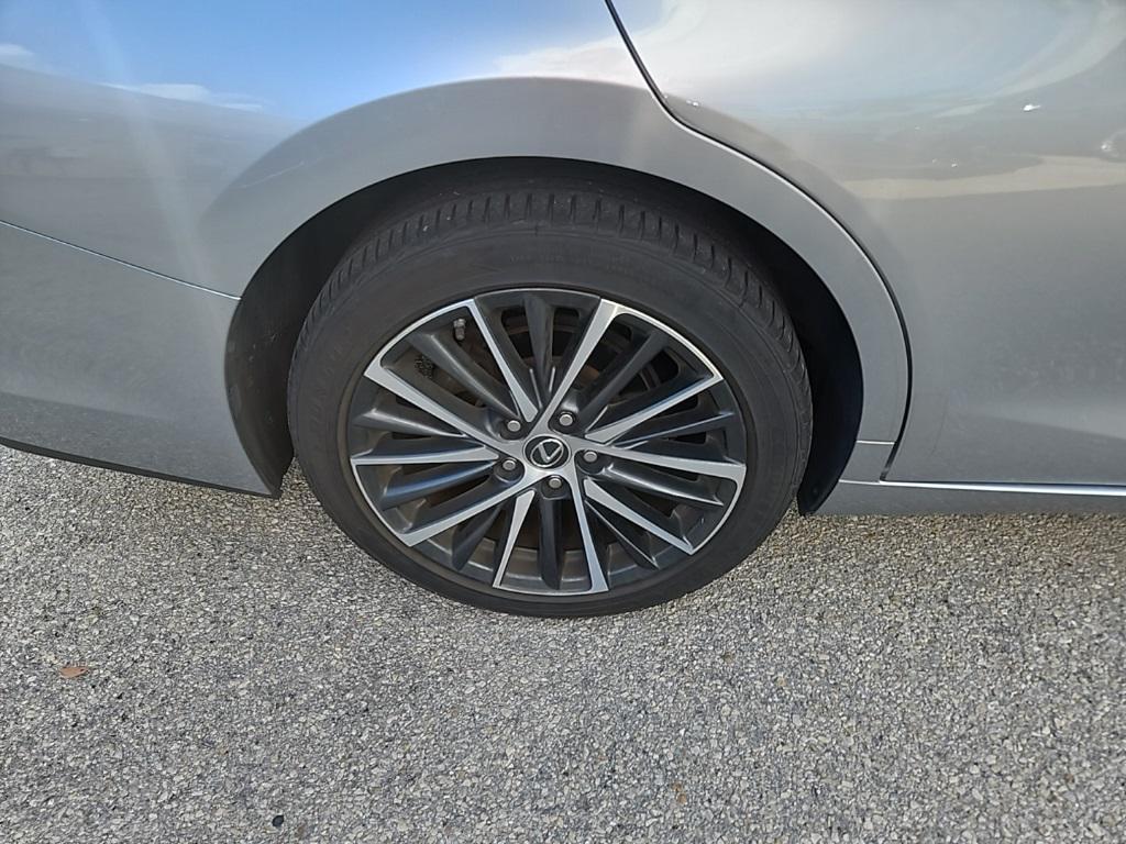 used 2022 Lexus ES 350 car, priced at $33,998