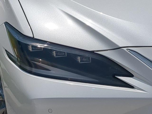 new 2025 Lexus ES 350 car, priced at $56,439
