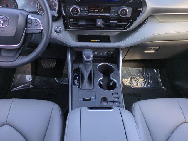 used 2023 Toyota Highlander car, priced at $36,988