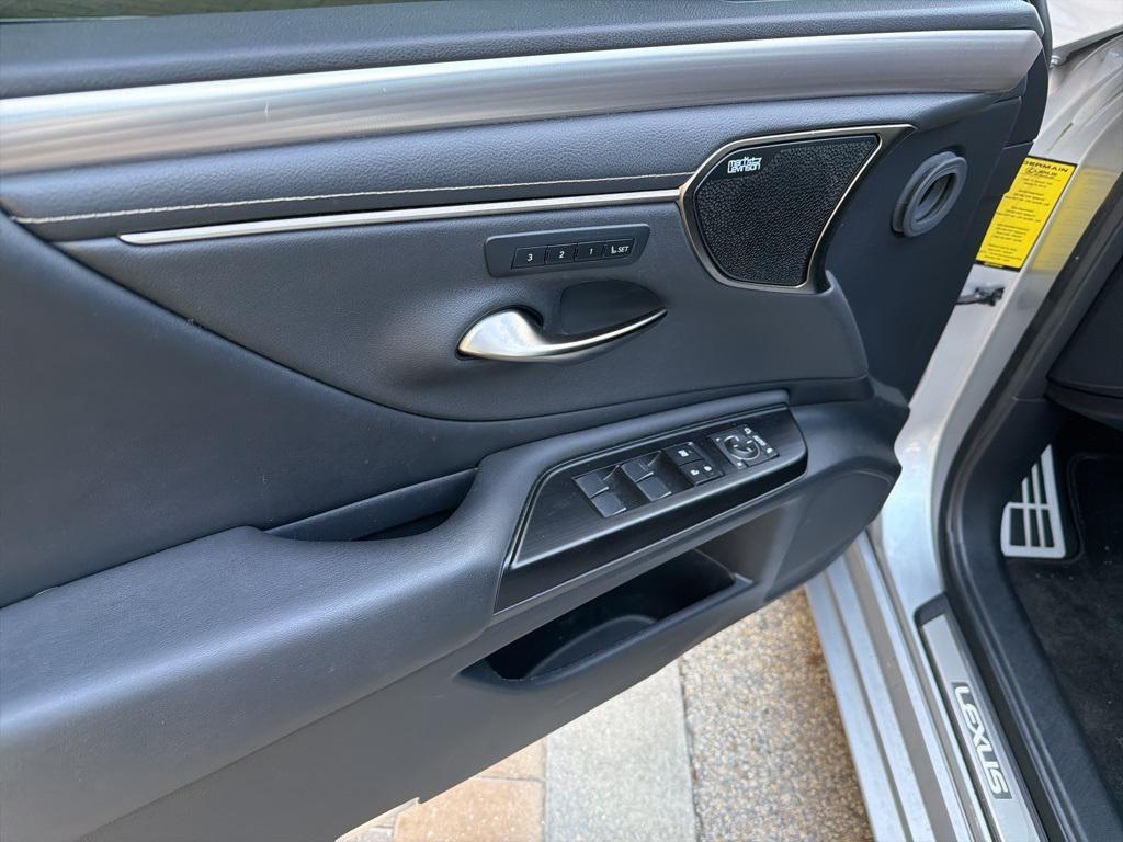 used 2020 Lexus ES 350 car, priced at $32,498