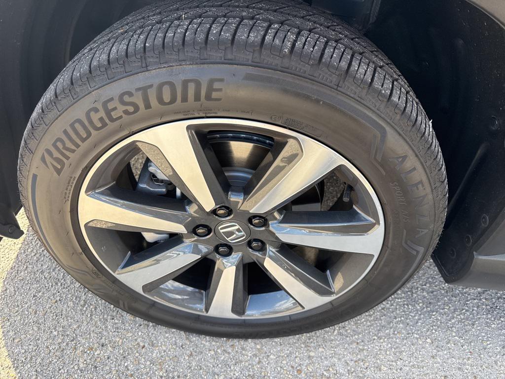 used 2025 Honda Pilot car, priced at $45,498