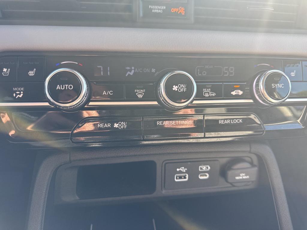 used 2025 Honda Pilot car, priced at $45,498