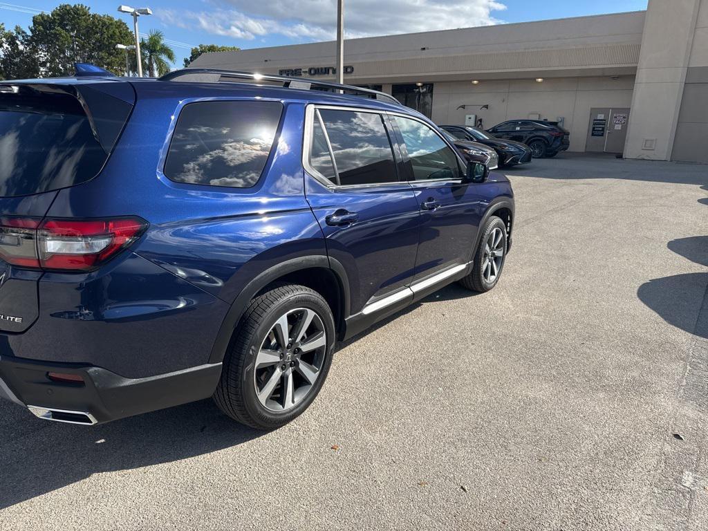 used 2025 Honda Pilot car, priced at $45,498