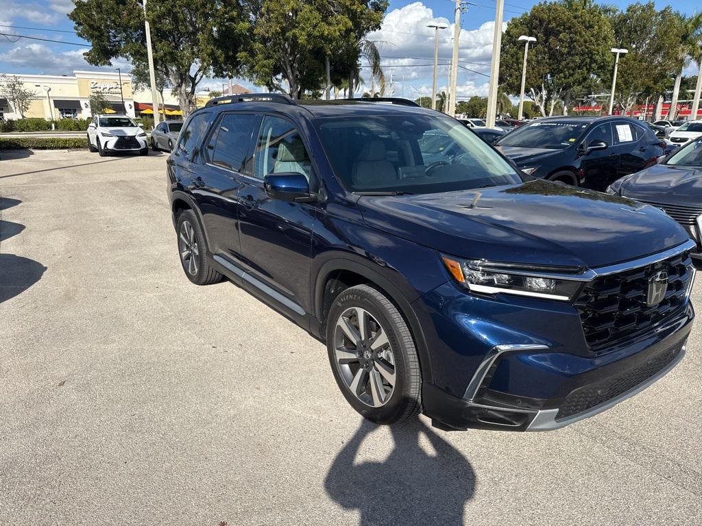 used 2025 Honda Pilot car, priced at $45,498