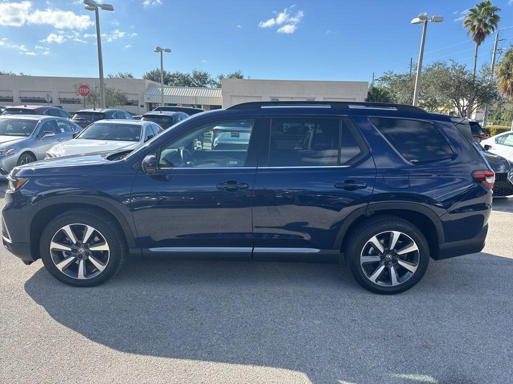 used 2025 Honda Pilot car, priced at $45,498