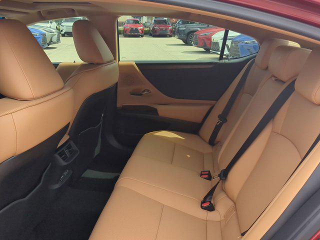 new 2025 Lexus ES 350 car, priced at $48,034