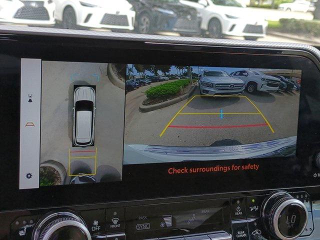 used 2024 Toyota Highlander car, priced at $45,378