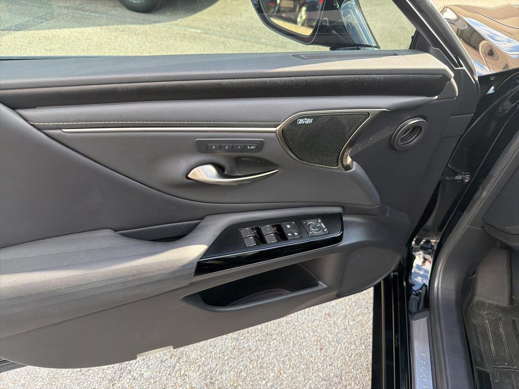 used 2022 Lexus ES 350 car, priced at $41,998