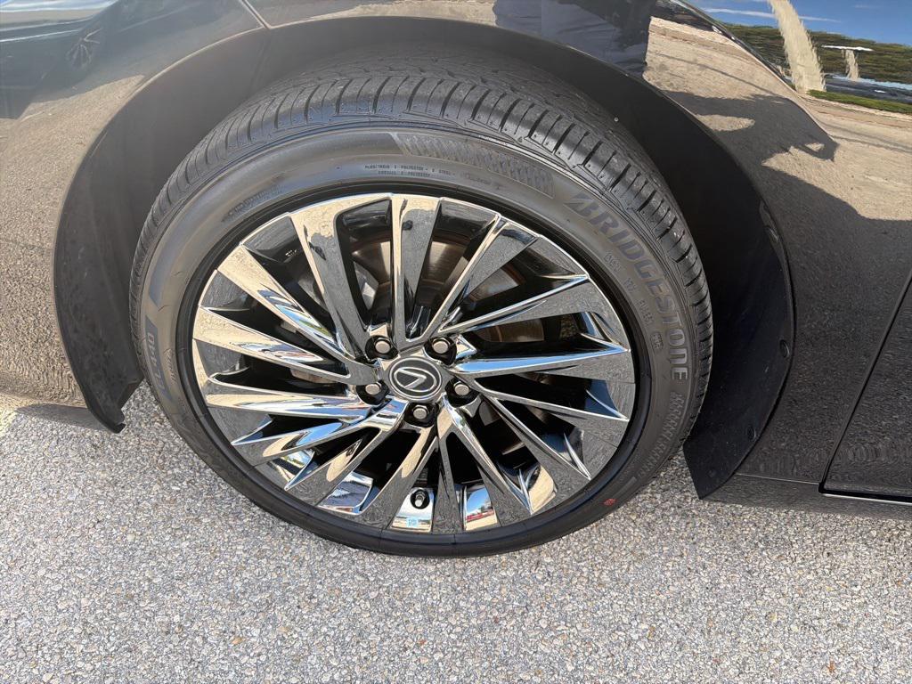 used 2022 Lexus ES 350 car, priced at $41,998