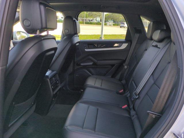 new 2025 Porsche Cayenne car
