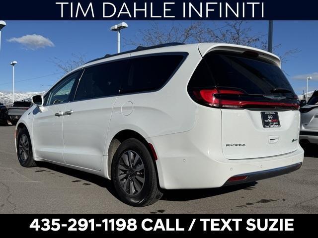 used 2021 Chrysler Pacifica Hybrid car, priced at $20,911