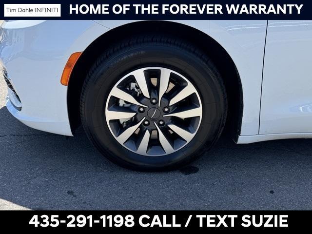 used 2023 Chrysler Pacifica Hybrid car, priced at $25,711