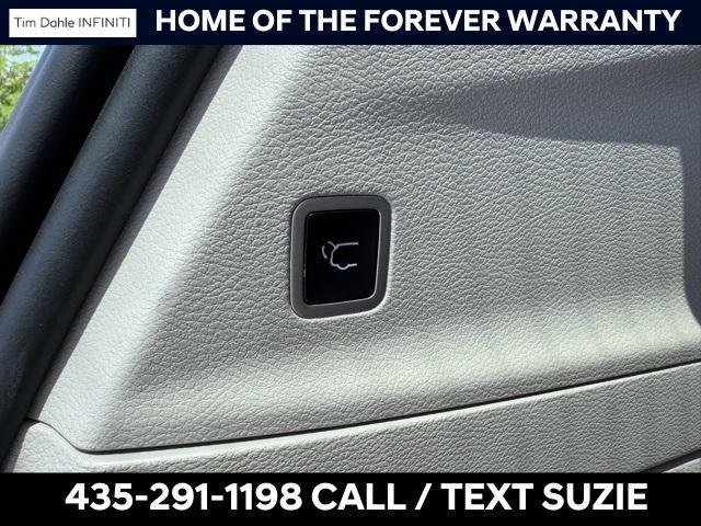 used 2023 Chrysler Pacifica Hybrid car, priced at $25,711