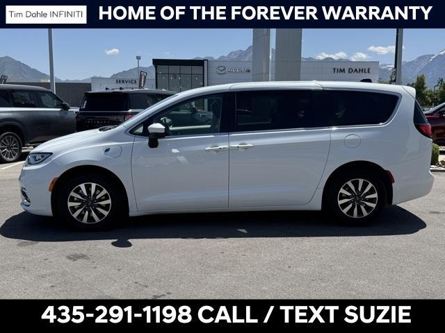 used 2023 Chrysler Pacifica Hybrid car, priced at $25,711