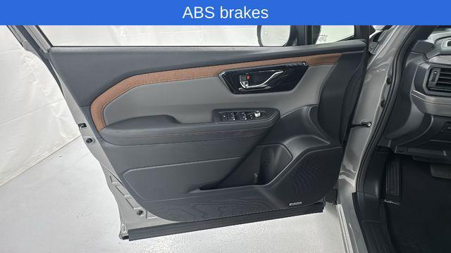new 2025 Subaru Forester car, priced at $40,273