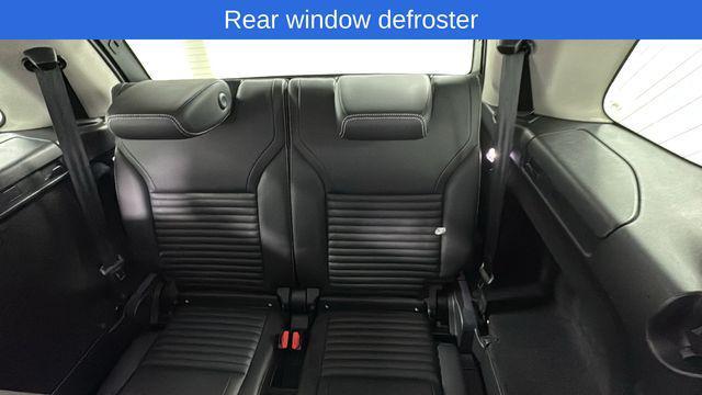 used 2024 Land Rover Discovery car, priced at $40,419