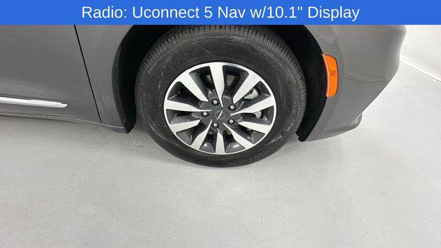 used 2023 Chrysler Pacifica Hybrid car, priced at $27,000