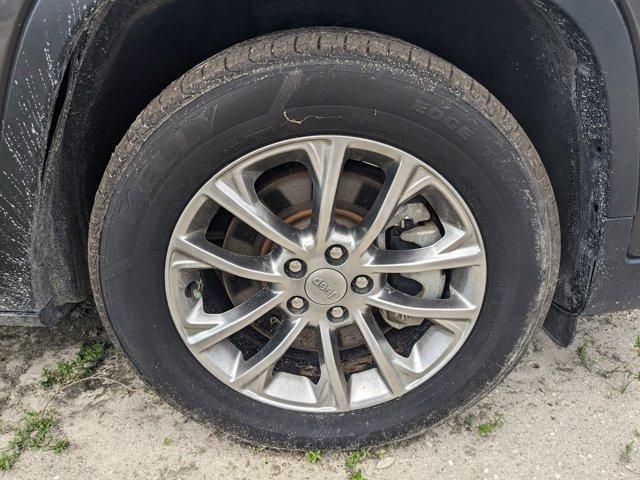 used 2021 Jeep Cherokee car, priced at $16,984