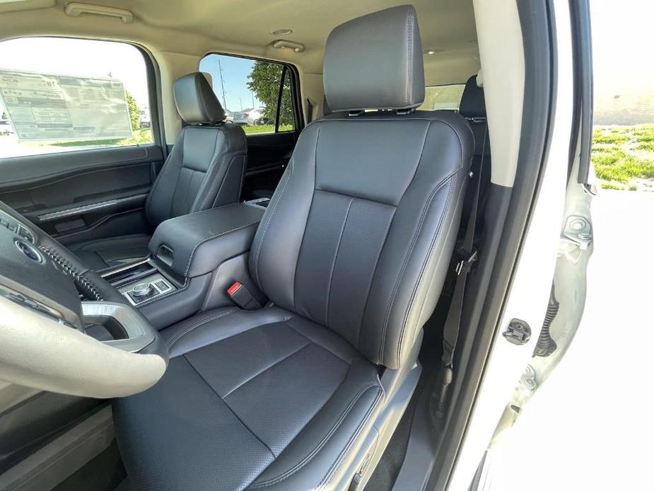 new 2024 Ford Expedition Max car, priced at $68,994