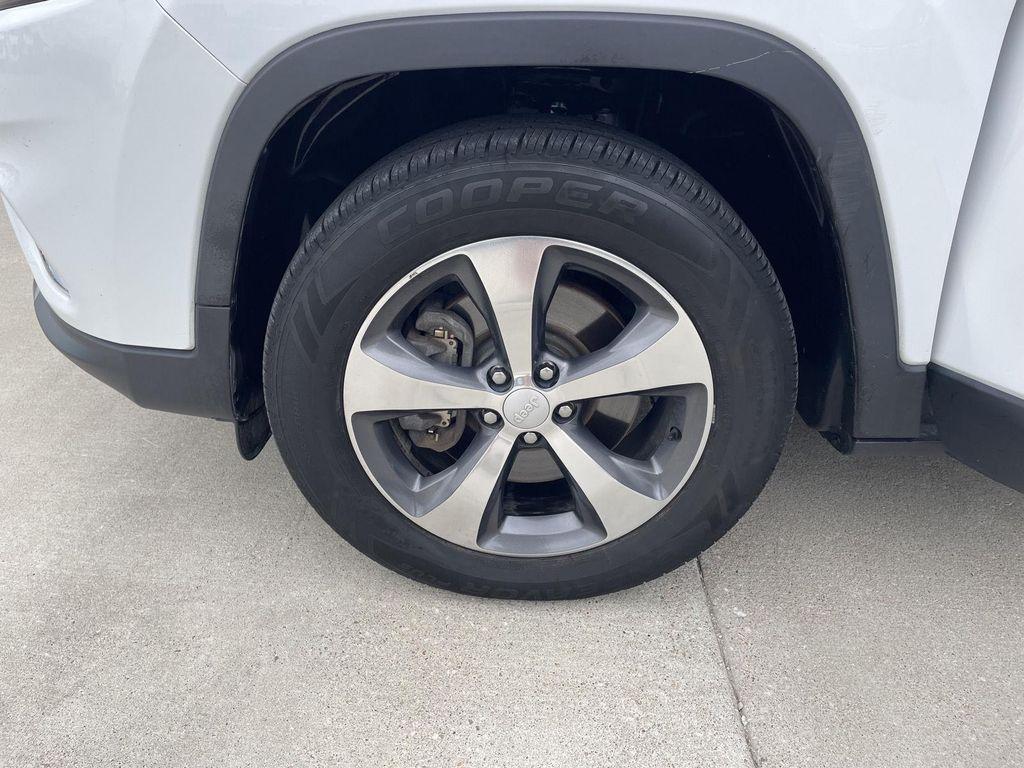 used 2019 Jeep Cherokee car, priced at $18,900
