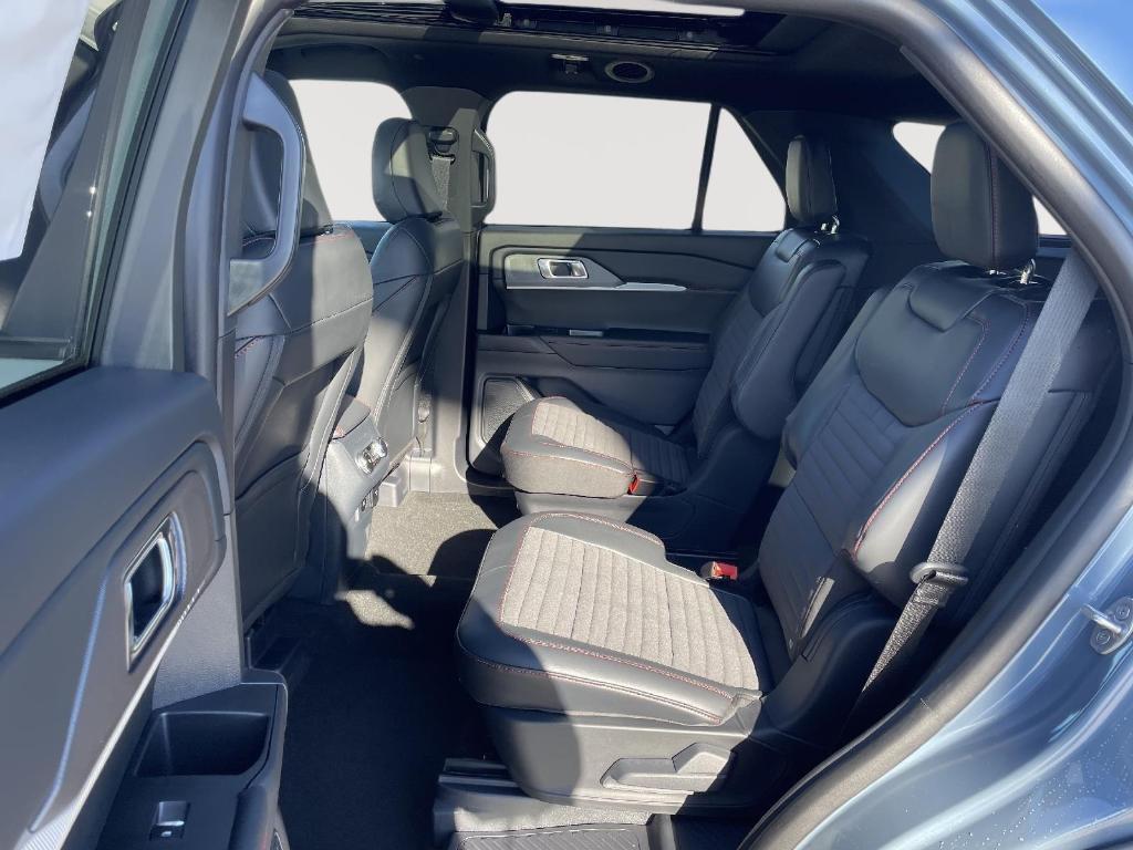 new 2025 Ford Explorer car, priced at $48,683