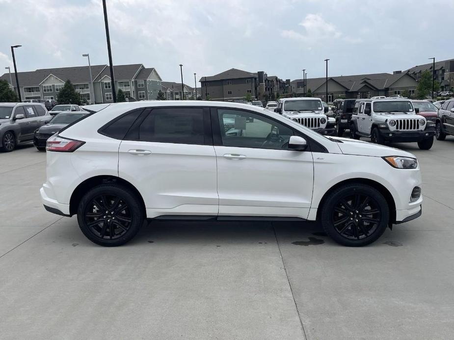 new 2024 Ford Edge car, priced at $43,949