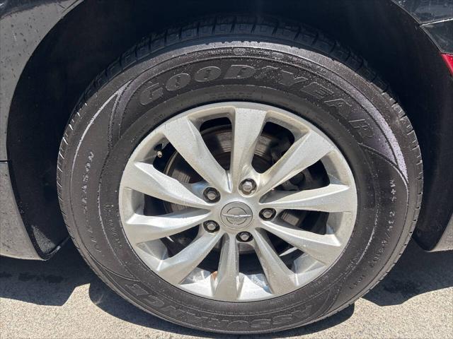 used 2019 Chrysler Pacifica car, priced at $8,995