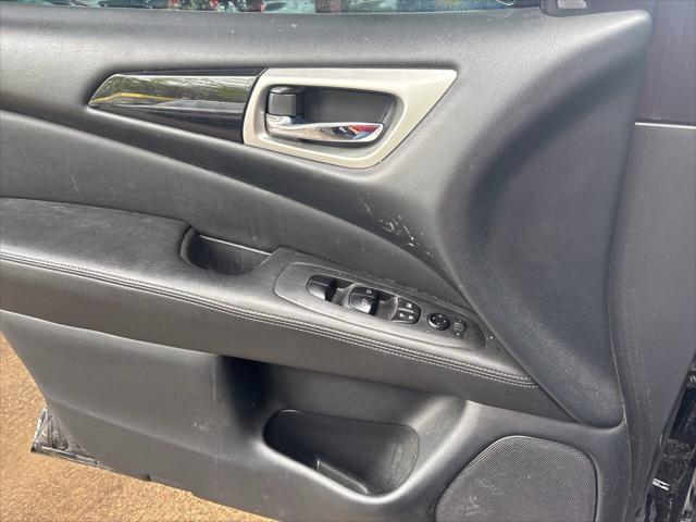 used 2020 Nissan Pathfinder car, priced at $14,995