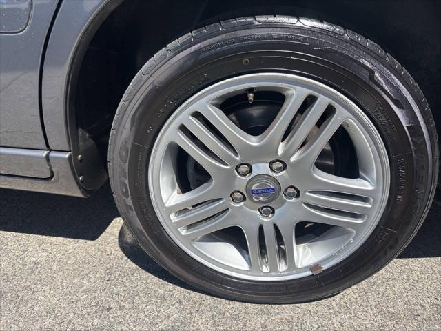 used 2007 Volvo V70 car, priced at $2,495
