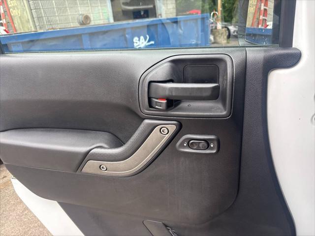 used 2015 Jeep Wrangler Unlimited car, priced at $15,995