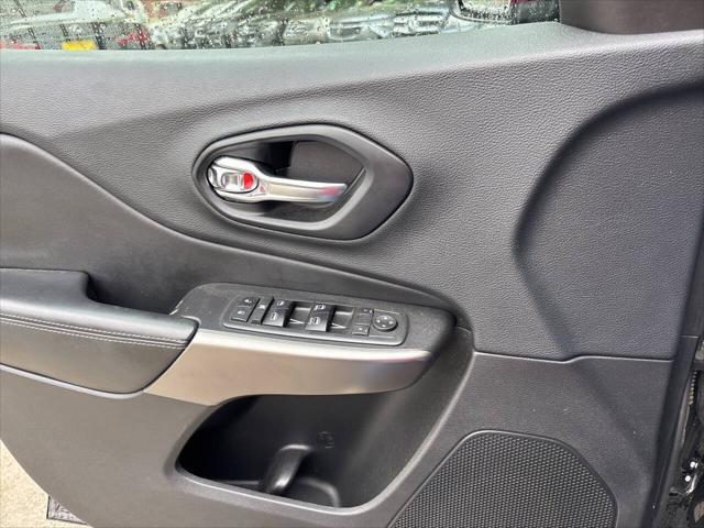 used 2019 Jeep Cherokee car, priced at $12,995