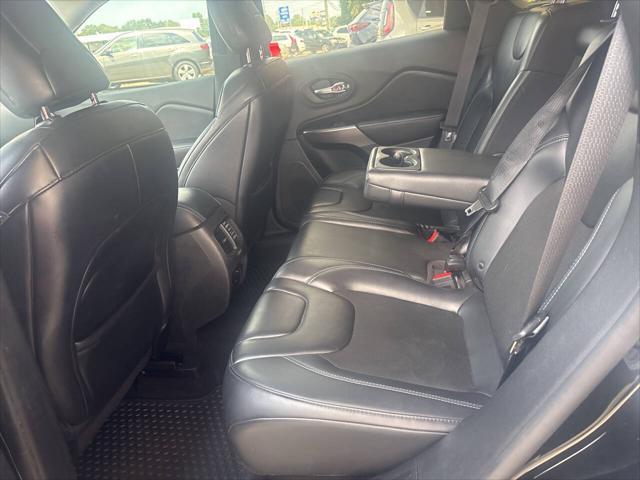 used 2019 Jeep Cherokee car, priced at $10,995