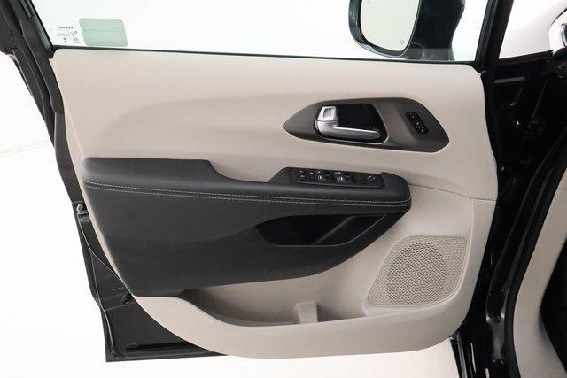 used 2024 Chrysler Pacifica car, priced at $38,274