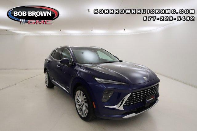 used 2025 Buick Envision car, priced at $39,895