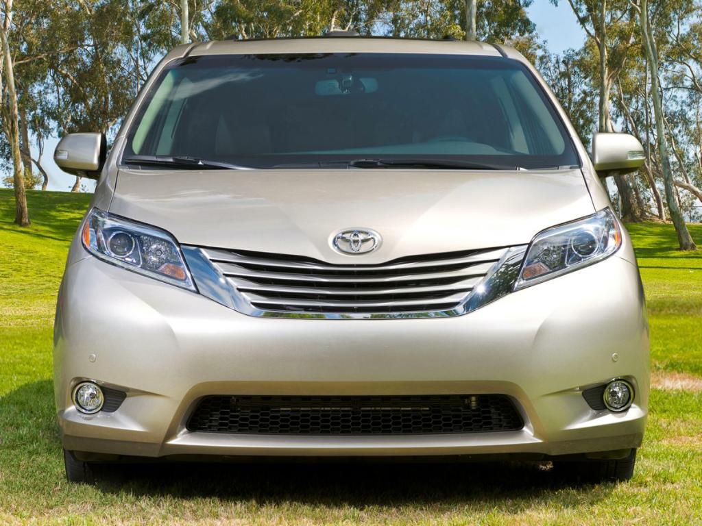 used 2015 Toyota Sienna car, priced at $15,995