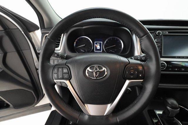 used 2016 Toyota Highlander car, priced at $19,295